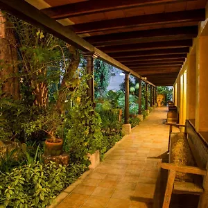 Farolas Hotel