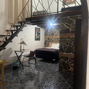 Casa Alejandro De Caballeros Antigua